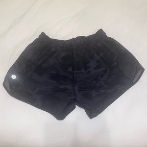 Lulu Lemon Camo Hotty Hot Low-Rise Lined Short 4"